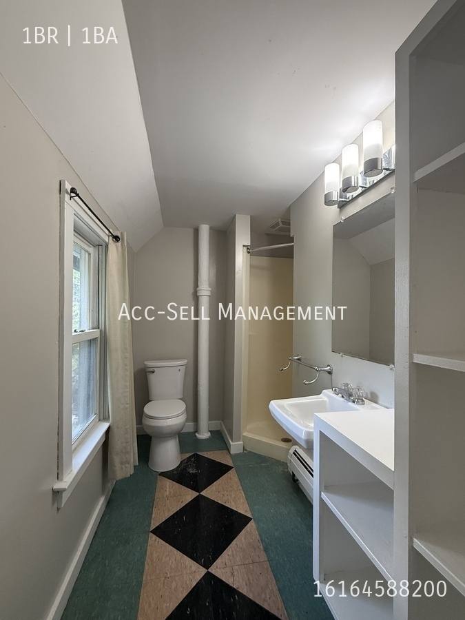 Apartment for rent at 104 Diamond Ave SE #2, Grand Rapids, MI 49506