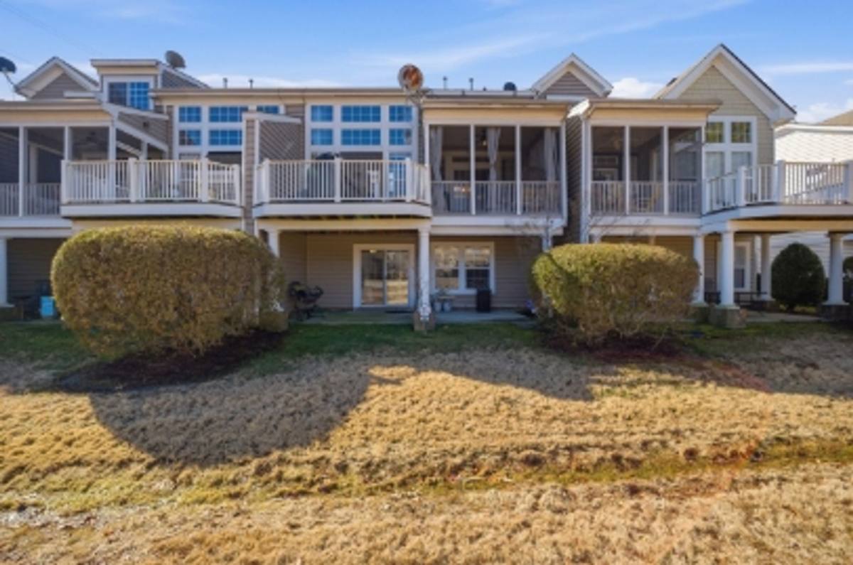 Condo for rent at 1005 Bay Breeze Dr, Suffolk, VA 23435