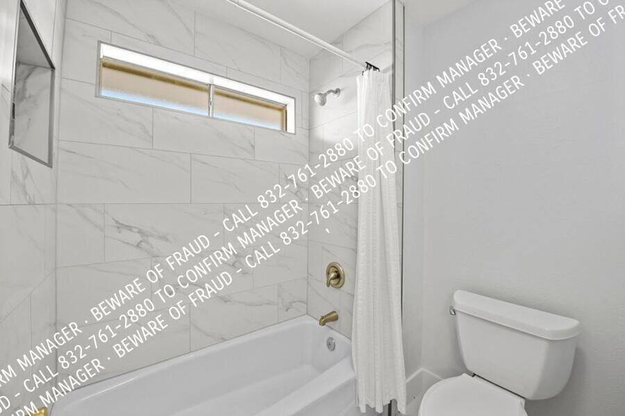 House for rent at 9145 Drumcliffe Lane, Dallas, TX 75231