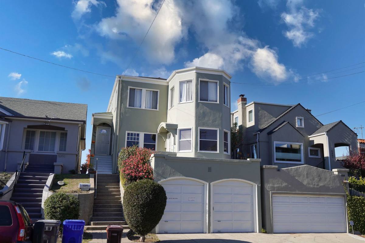 House for rent at 5399 Broadway, Oakland, CA 94618