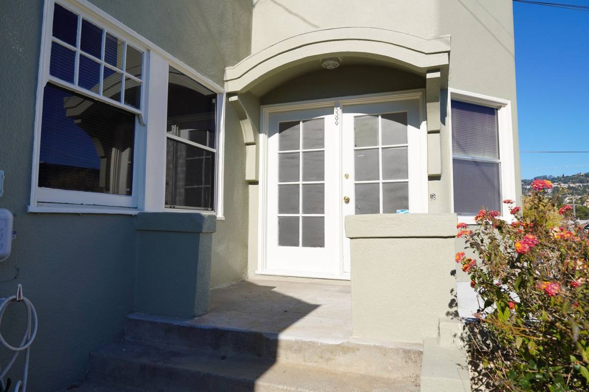 House for rent at 5399 Broadway, Oakland, CA 94618