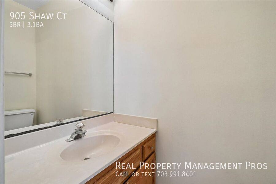 Townhouse for rent at 905 Shaw Court, Fredericksburg, VA 22405