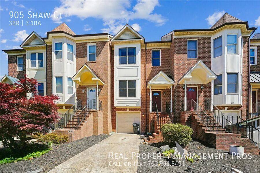 Townhouse for rent at 905 Shaw Court, Fredericksburg, VA 22405
