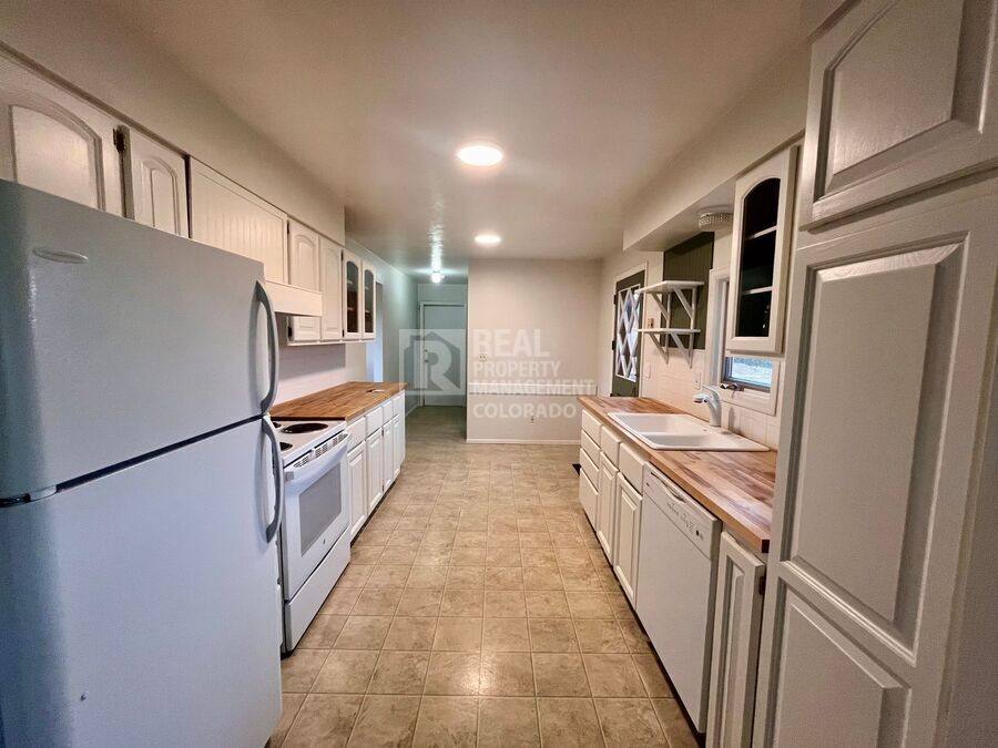 House for rent at 19435 Draco Dr, Monument, CO 80132