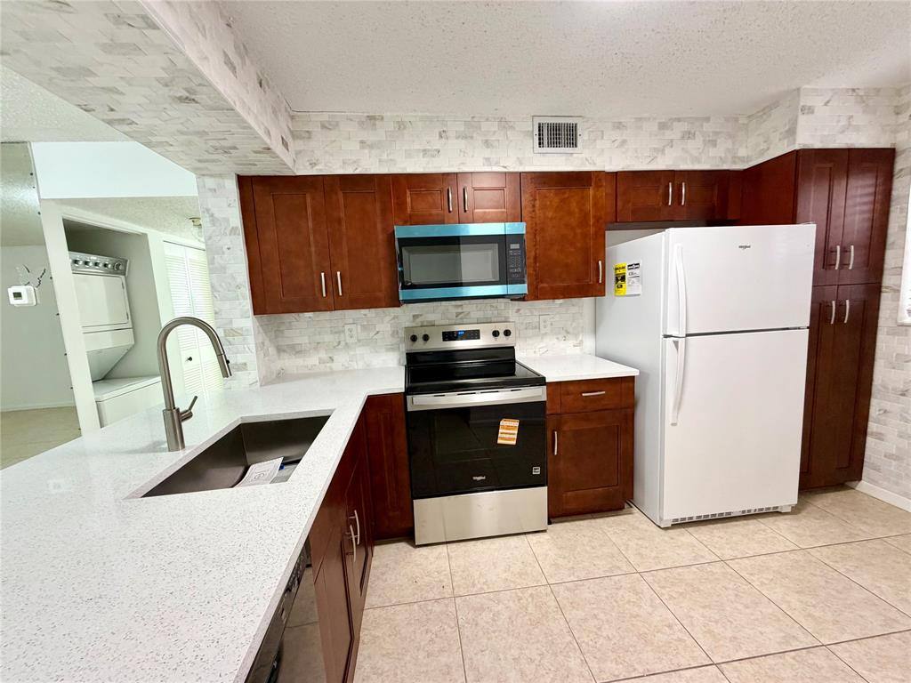 Condo for rent at 3355 Jaywood Terrace #3355J111, Boca Raton, FL 33431