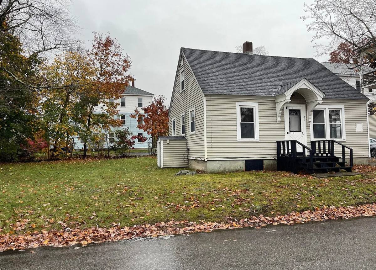 Apartment for rent at 31 Goodale St, Athol, MA 01331