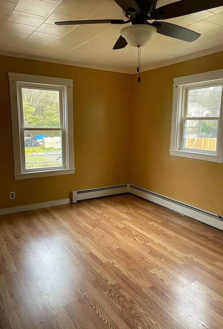 Apartment for rent at 31 Goodale St, Athol, MA 01331
