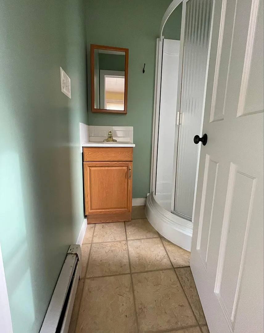 Apartment for rent at 31 Goodale St, Athol, MA 01331