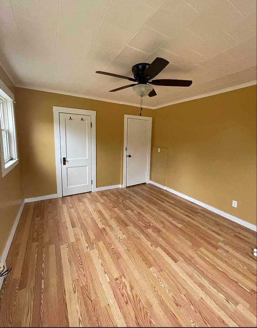 Apartment for rent at 31 Goodale St, Athol, MA 01331