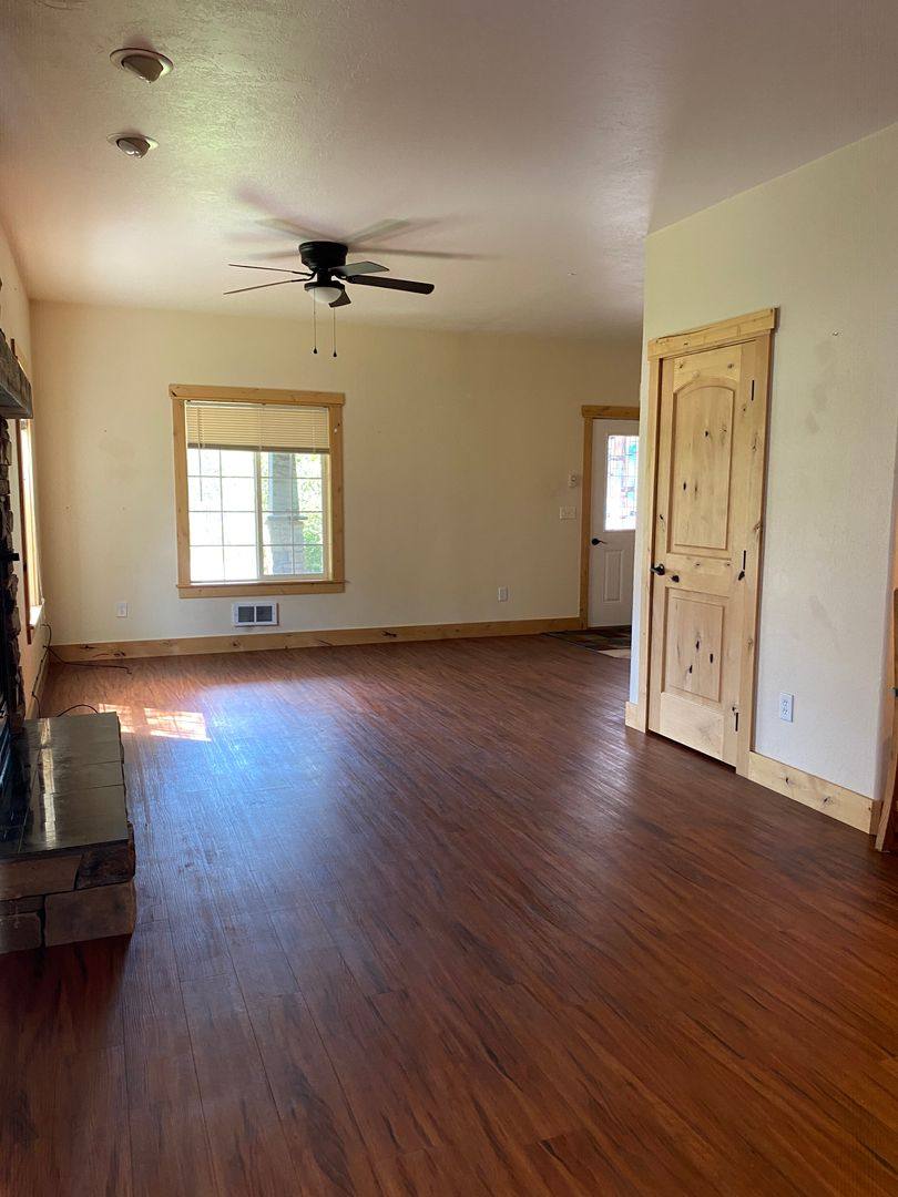 House for rent at 823 Eagles Rest Dr, Driggs, ID 83422