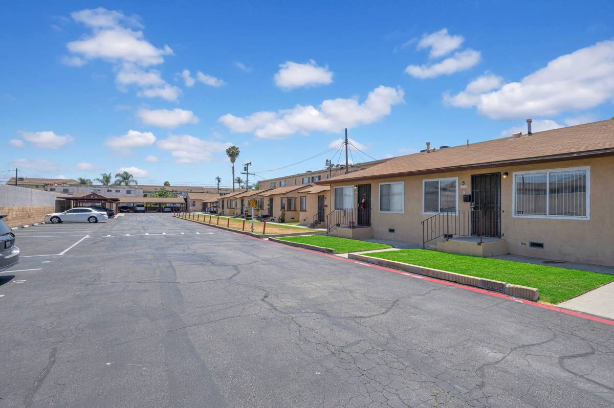 Apartment for rent at 10132 Alondra Blvd, Bellflower, CA 90706
