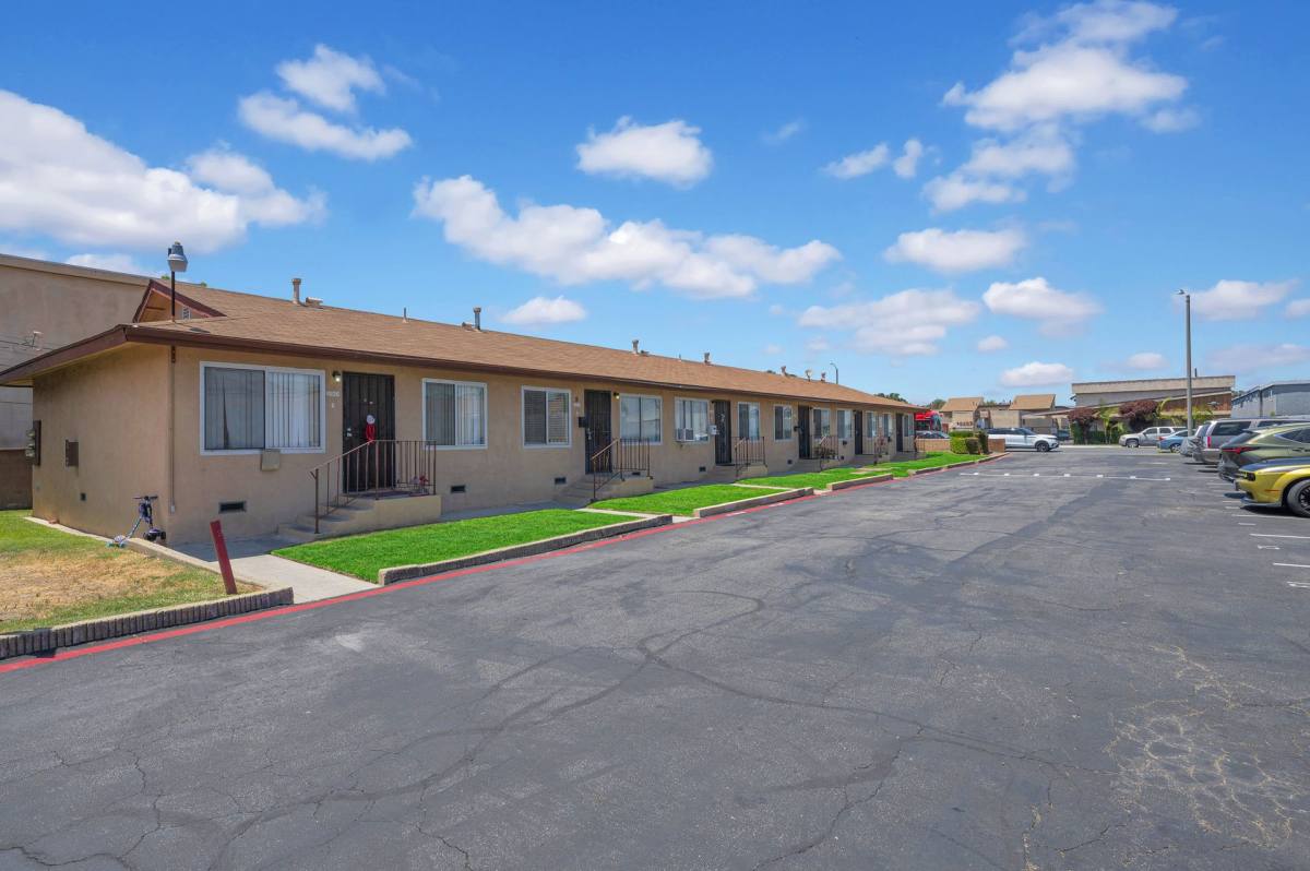 Apartment for rent at 10132 Alondra Blvd, Bellflower, CA 90706