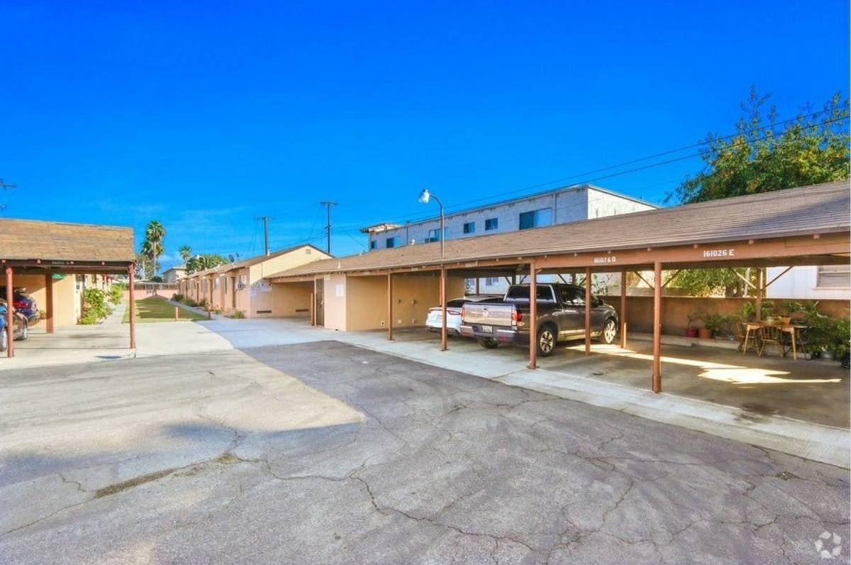 Apartment for rent at 10132 Alondra Blvd, Bellflower, CA 90706