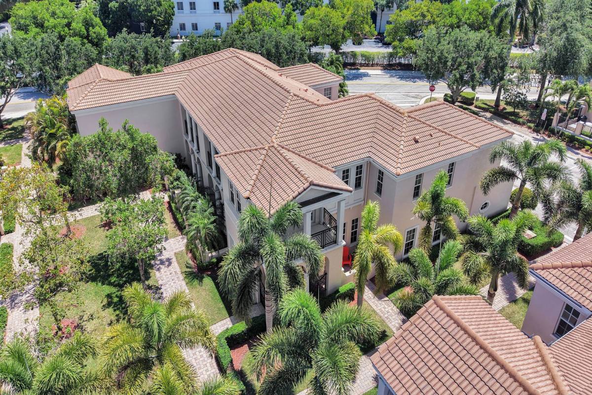 Townhouse for rent at 823 NW 82 Lane, Boca Raton, FL 33487