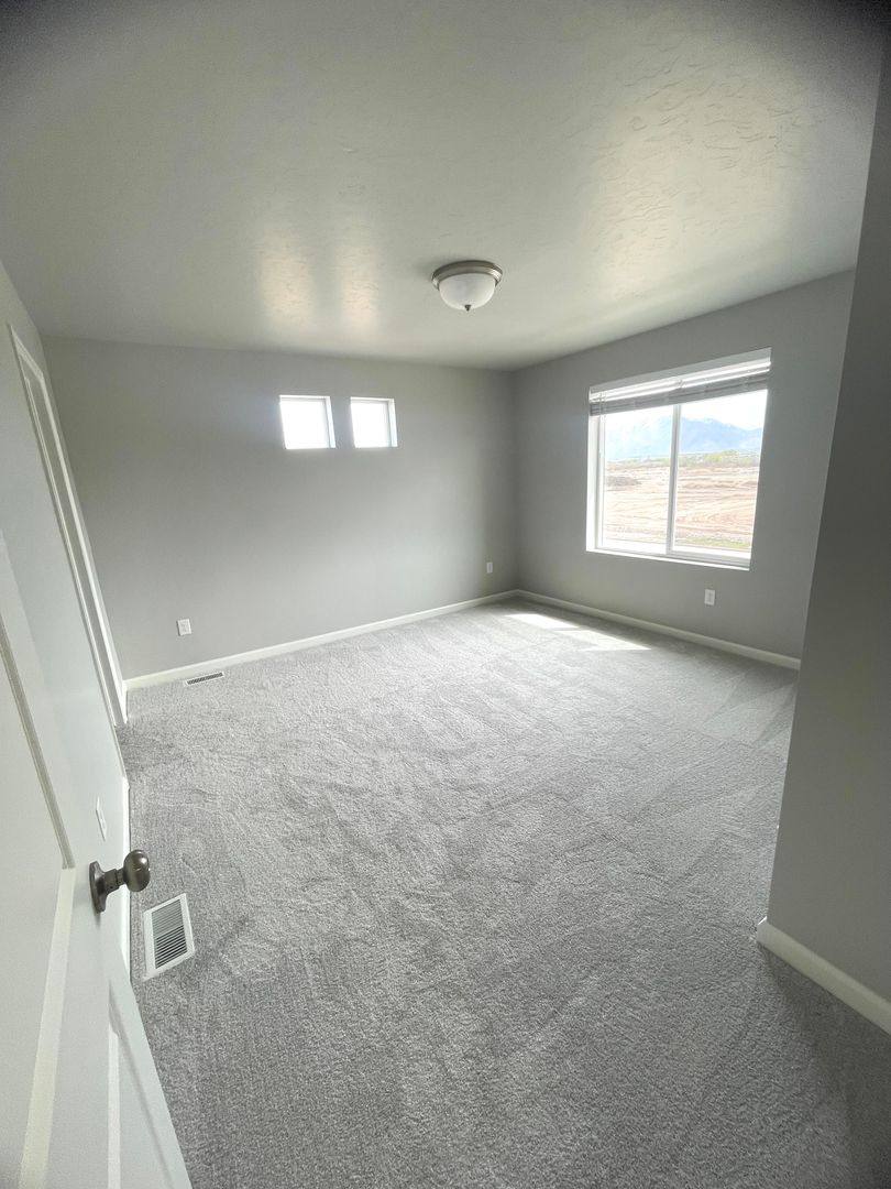 House for rent at 251 N Riverside Dr, Saratoga Springs, UT 84045