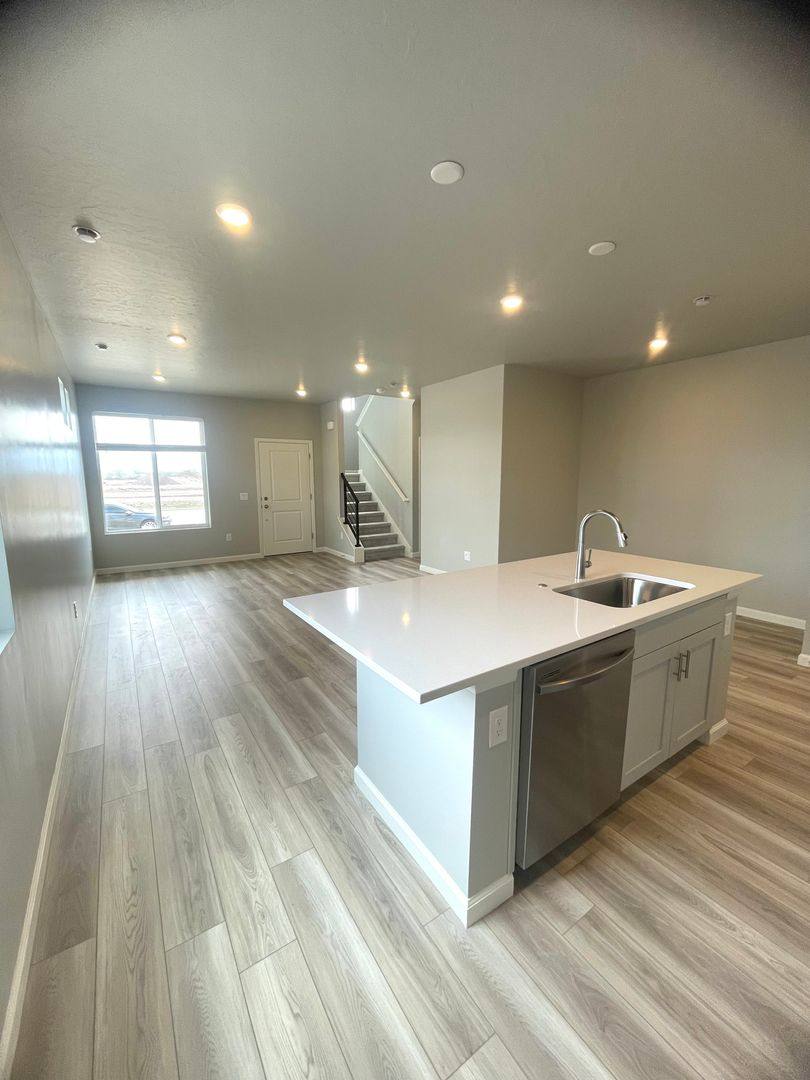 House for rent at 251 N Riverside Dr, Saratoga Springs, UT 84045
