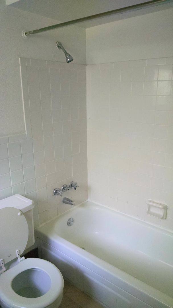 Apartment for rent at 4363 Laclede Ave, Saint Louis, MO 63108
