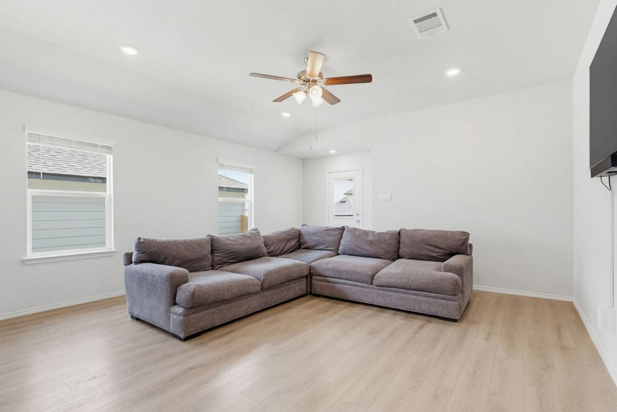 House for rent at 162 Ellenora Dr, Killeen, TX 76542