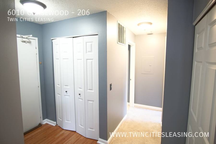 Condo for rent at 6010 Chasewood #206, Hopkins, MN 55343