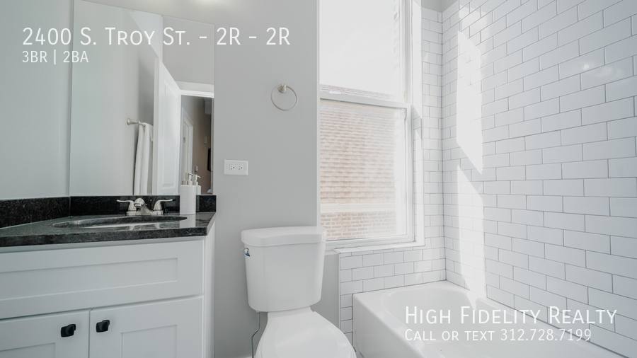 Condo for rent at 2400 S Troy St #2R, Chicago, IL 60623