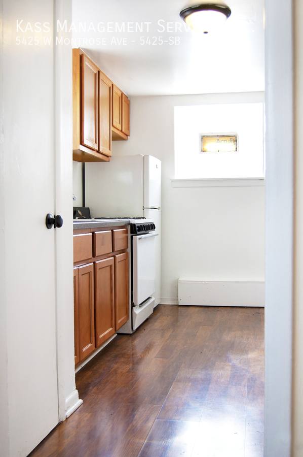 Apartment for rent at 5425 W Montrose Ave #SB, Chicago, IL 60641