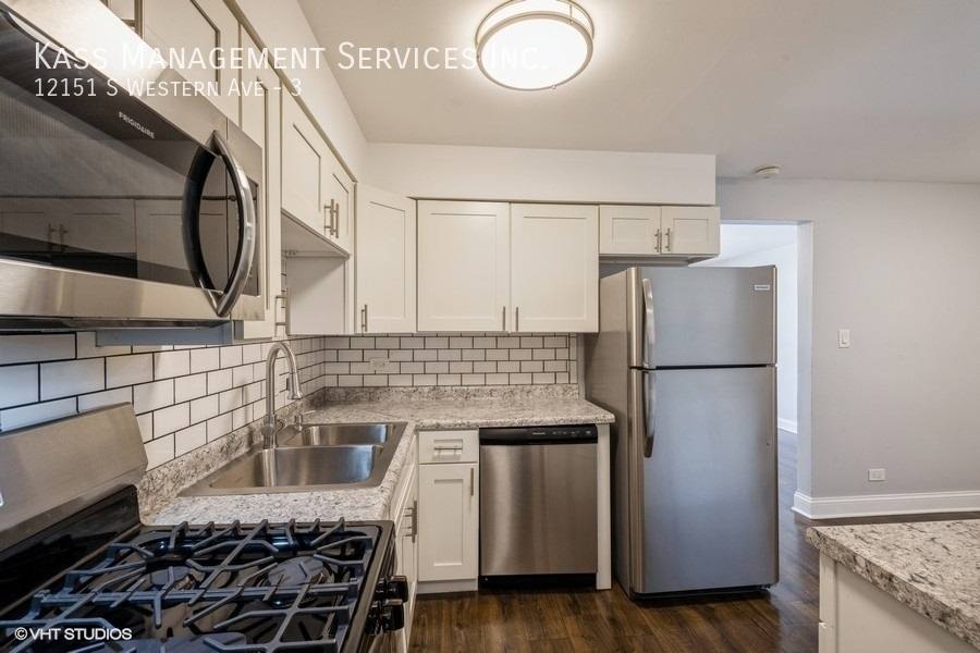 Apartment for rent at 12151 S Western Ave #3, Blue Island, IL 60406