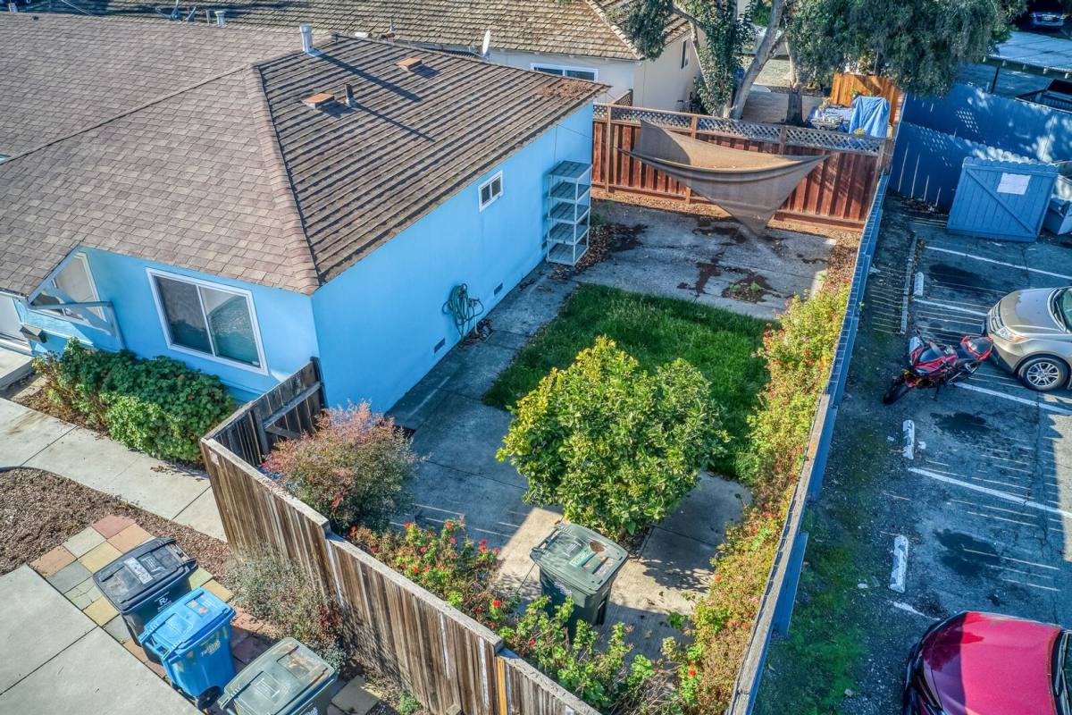 Townhouse for rent at 1821 Woodland Ave, Palo Alto, CA 94303