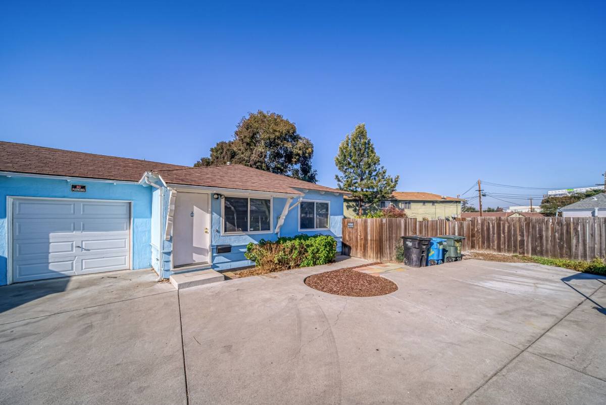 Townhouse for rent at 1821 Woodland Ave, Palo Alto, CA 94303