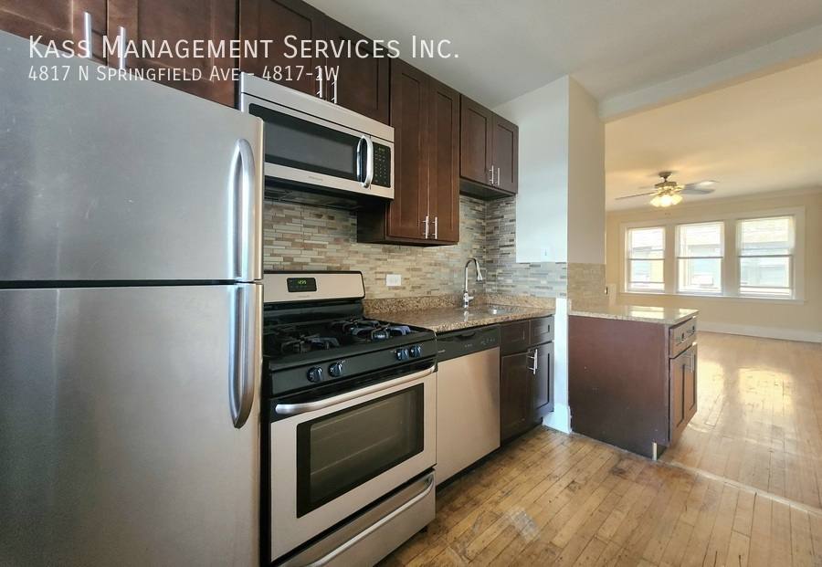 Apartment for rent at 4817 N Springfield Ave #1W, Chicago, IL 60625