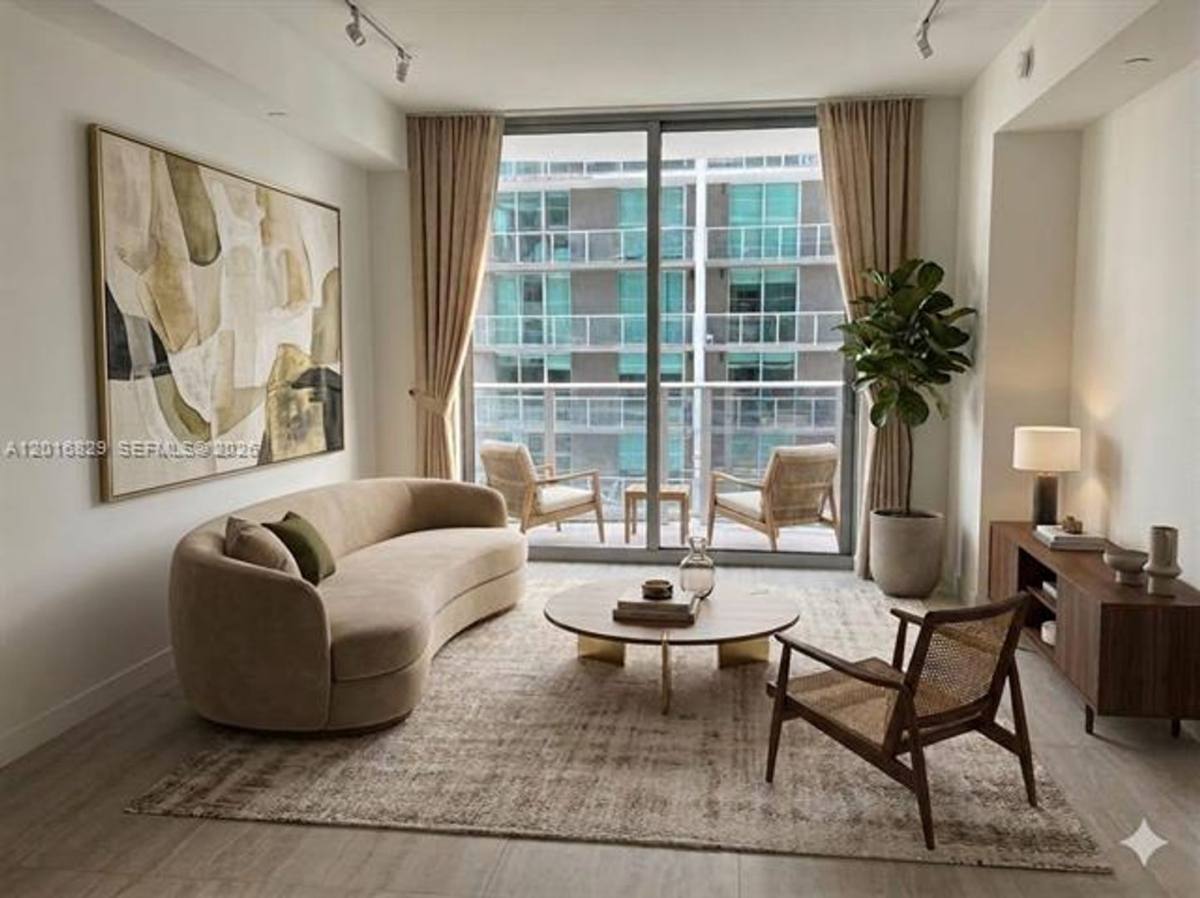 Apartment for rent at 77 SE 5th, Miami, FL 33131