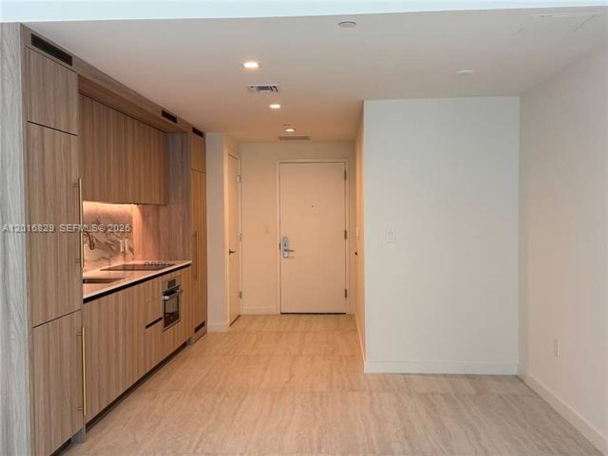 Apartment for rent at 77 SE 5th, Miami, FL 33131