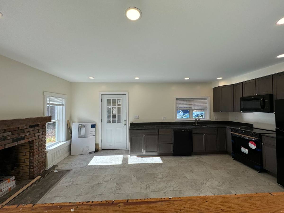 Apartment for rent at 21-23 Maple St, Windsor, VT 05089