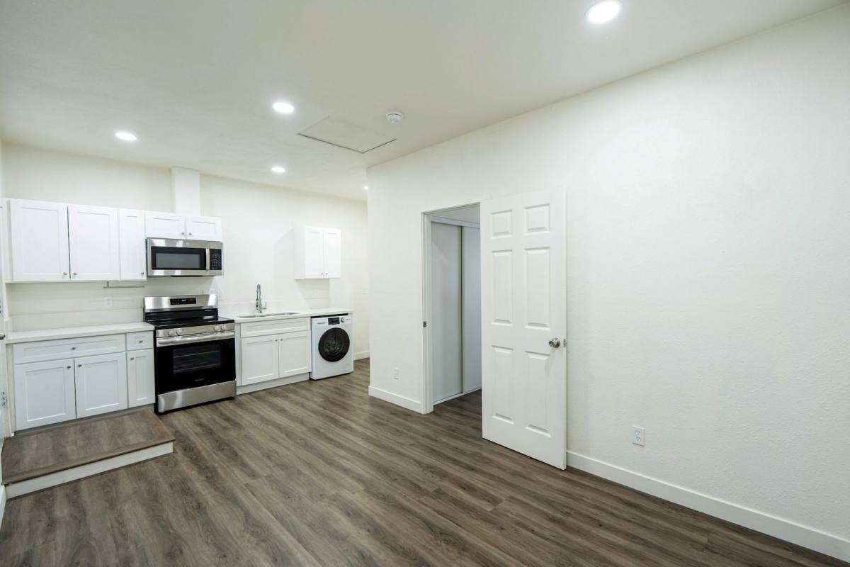 Apartment for rent at 47 N Michigan St, Redlands, CA 92373