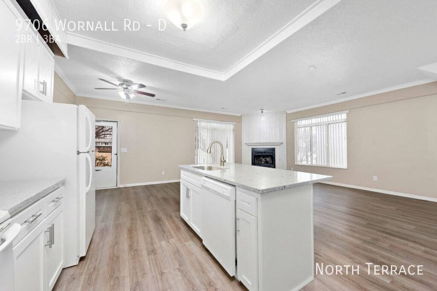 Townhouse for rent at 9706 Wornall Rd #D, Kansas City, MO 64114