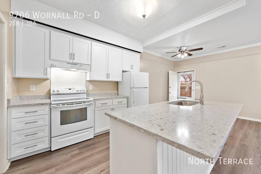 Townhouse for rent at 9706 Wornall Rd #D, Kansas City, MO 64114