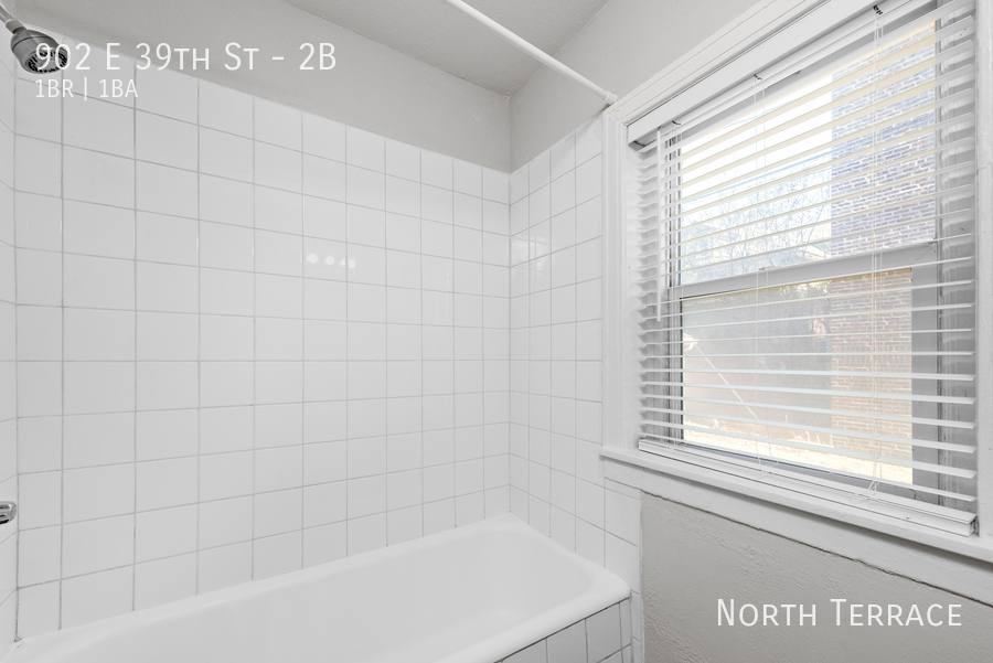 Apartment for rent at 902 E 39th St #2B, Kansas City, MO 64111