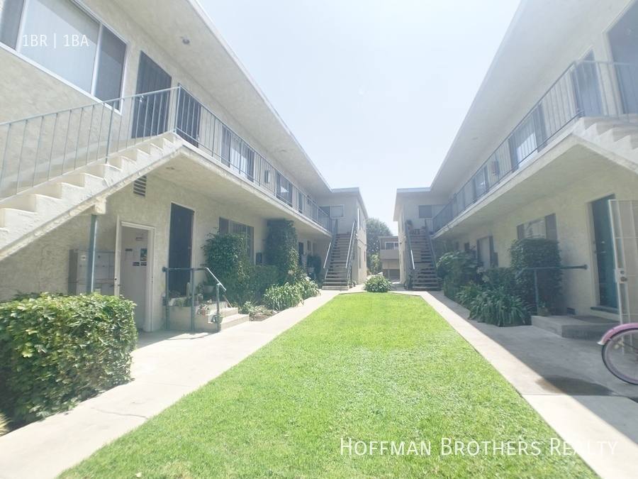 Apartment for rent at 12620 Caswell Ave #4, Los Angeles, CA 90066
