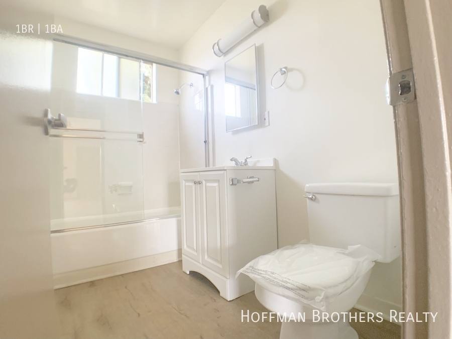 Apartment for rent at 12620 Caswell Ave #4, Los Angeles, CA 90066