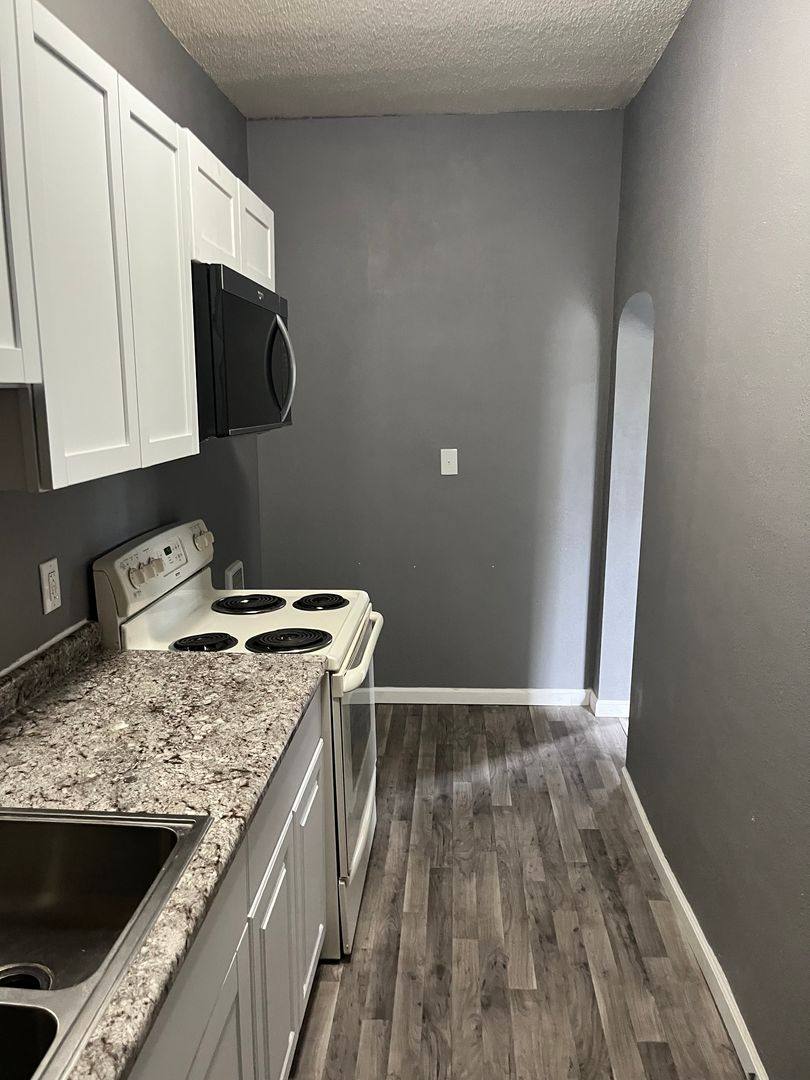 Apartment for rent at 453 E Walnut St, Frankfort, IN 46041