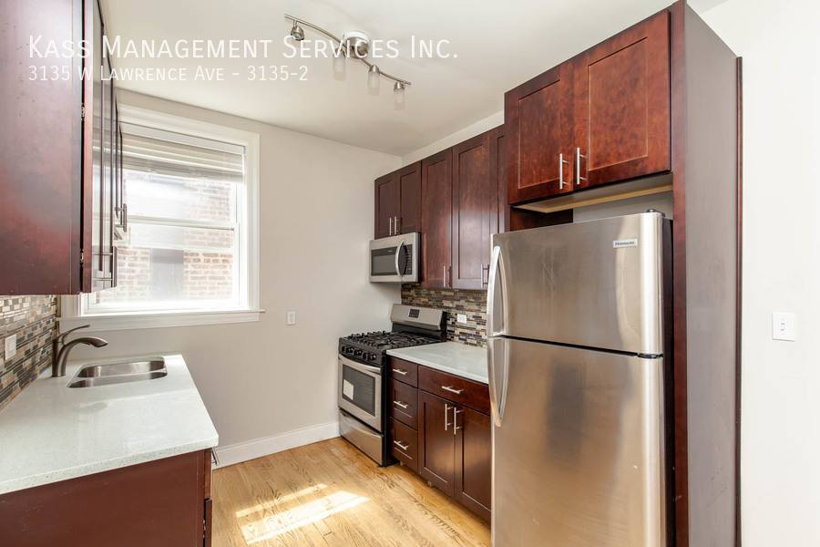 Apartment for rent at 3135 W Lawrence Ave #2, Chicago, IL 60625