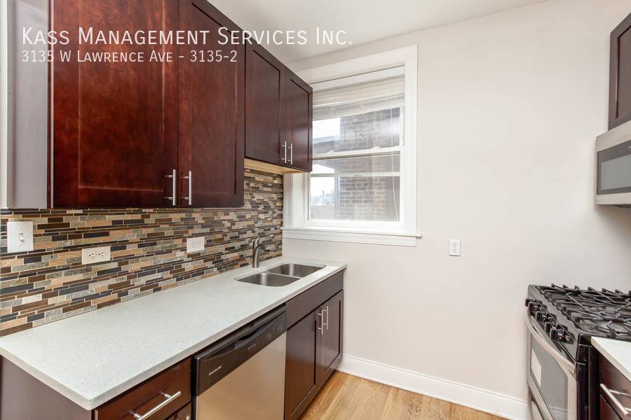 Apartment for rent at 3135 W Lawrence Ave #2, Chicago, IL 60625