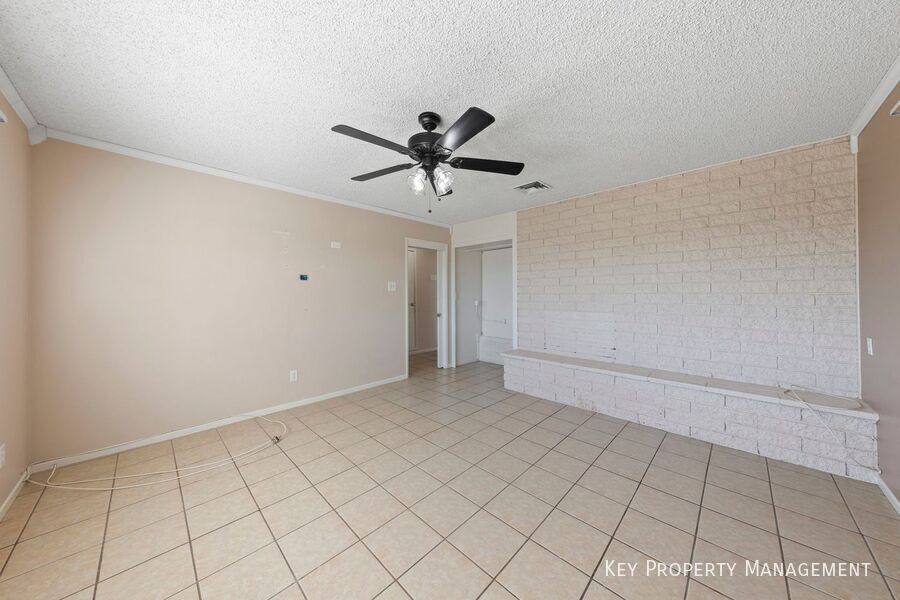 House for rent at 2 Arizona Way, Henderson, NV 89015