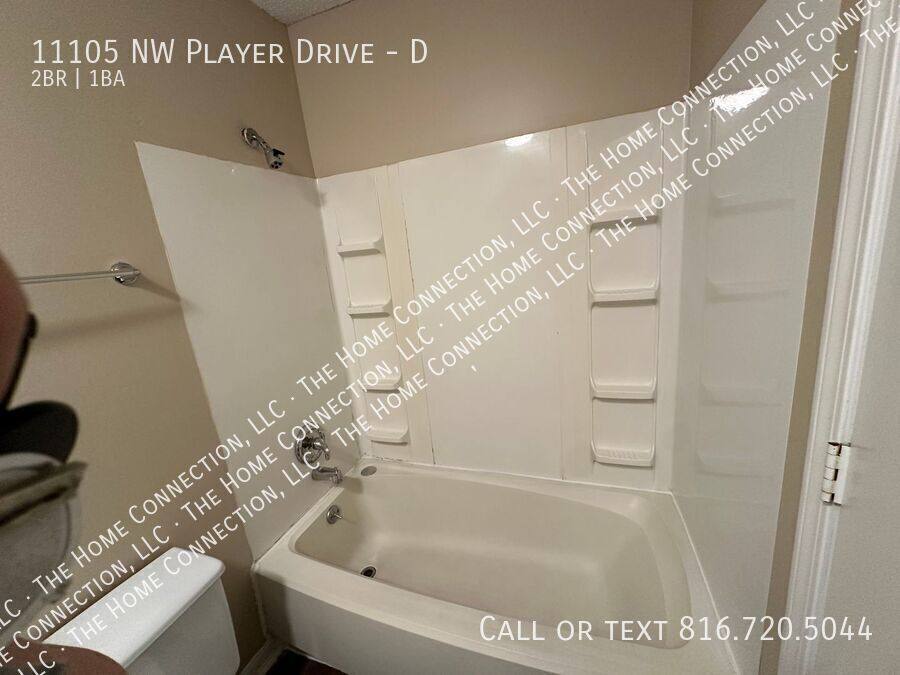 Townhouse for rent at 11105 NW Player Dr #D, Kansas City, MO 64152