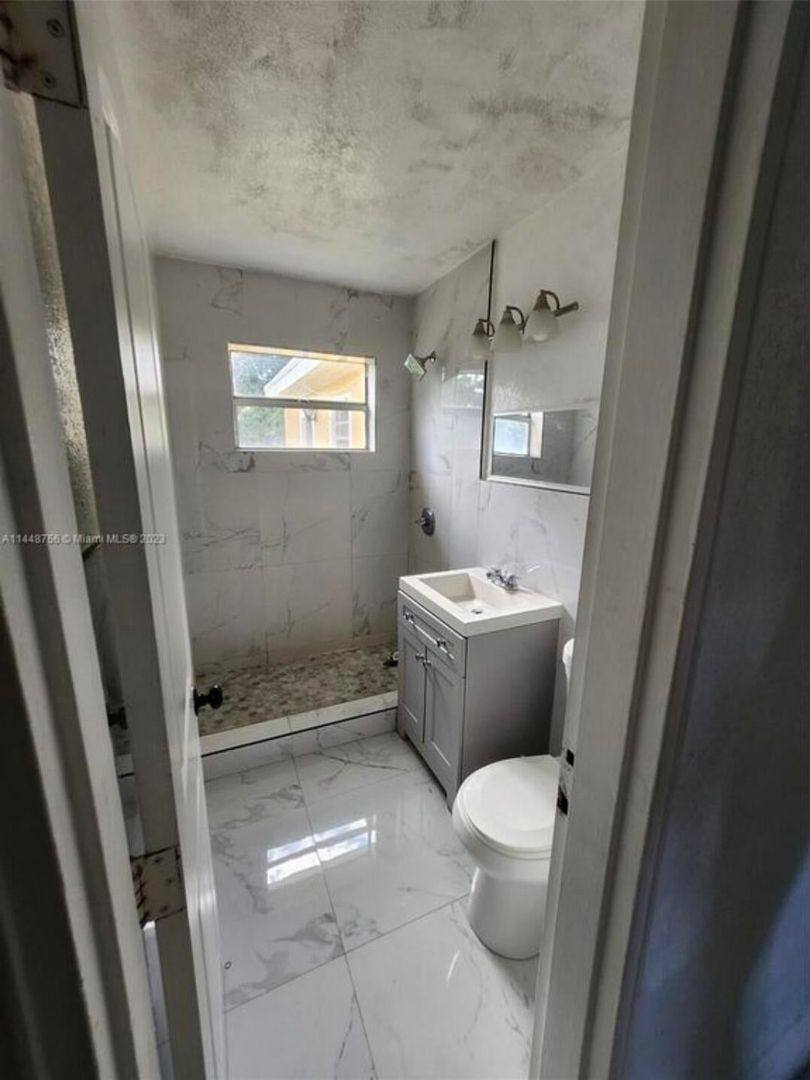 House for rent at 1420 N 70th Ave, Hollywood, FL 33024