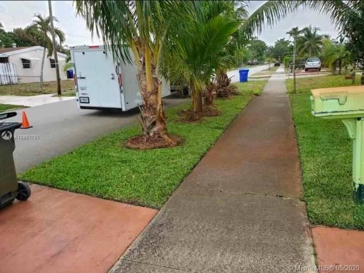 House for rent at 1420 N 70th Ave, Hollywood, FL 33024