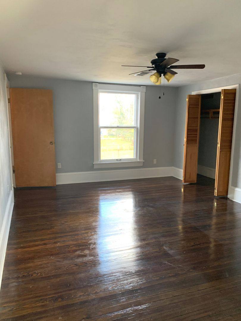 Apartment for rent at 1430 Chapman Ave SW, Roanoke, VA 24016