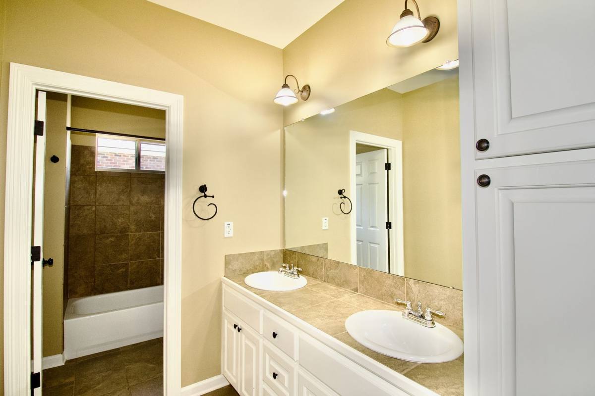 House for rent at 2166 Hillridge Ave, Baton Rouge, LA 70810