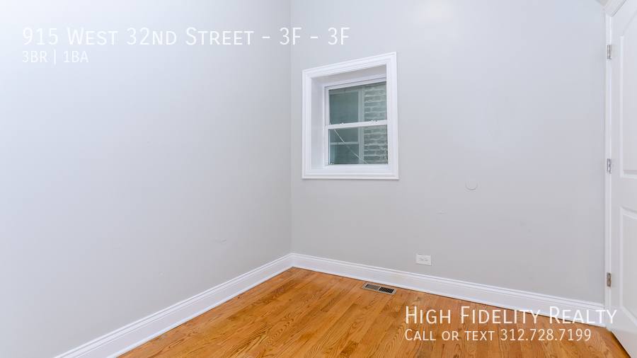 Apartment for rent at 915 W 32nd St #3F, Chicago, IL 60608