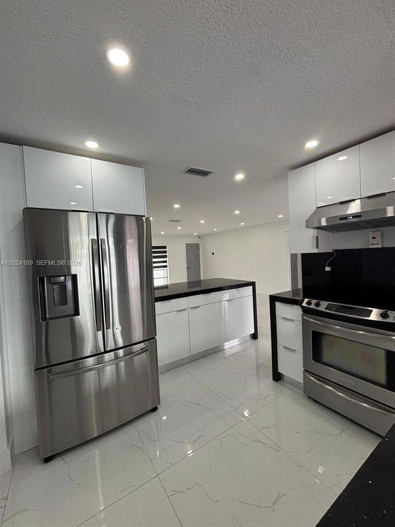 House for rent at 8460 NW 21st St, Fort Lauderdale, FL 33322