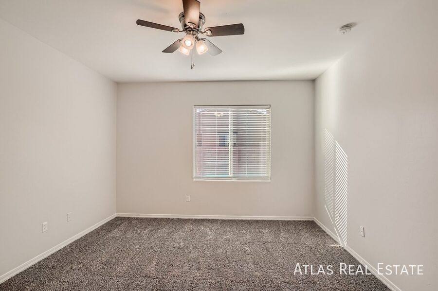 House for rent at 8253 W Razorbill Dr, Tucson, AZ 85757